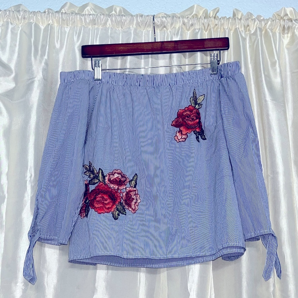 Off the Shoulder Blouse Size L